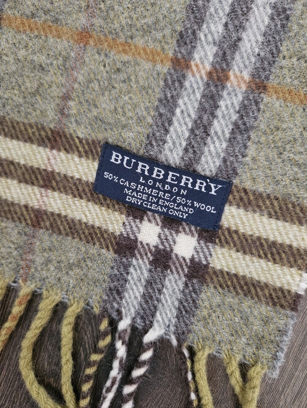 Burberry Cashmere Blend Nova Check Scarf | Made in England | 13" x 72" Unisex - Picture 4 of 12